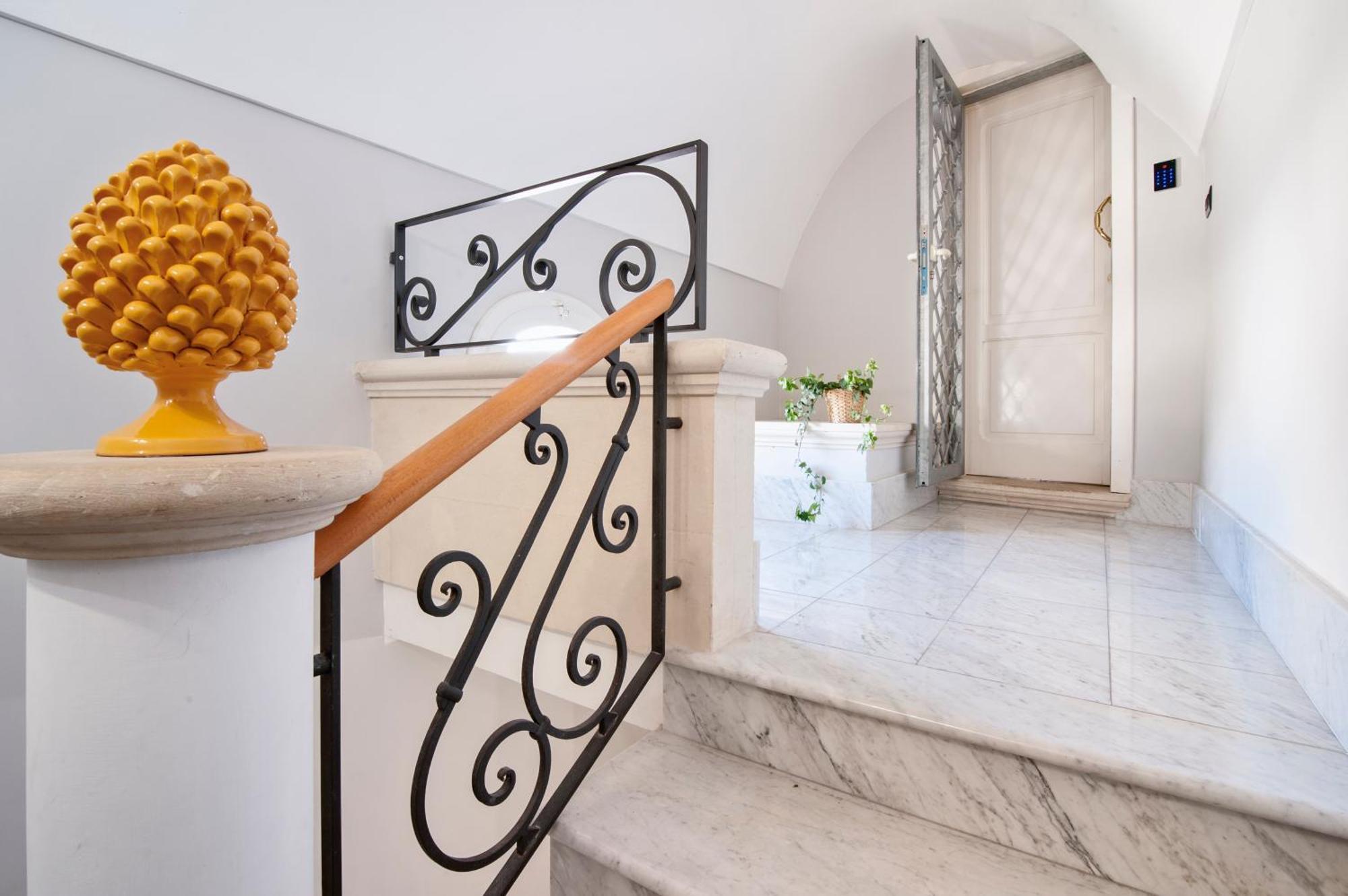 The Golden Hour, Luxury Apartment With A Panoramic View เลชเช ภายนอก รูปภาพ