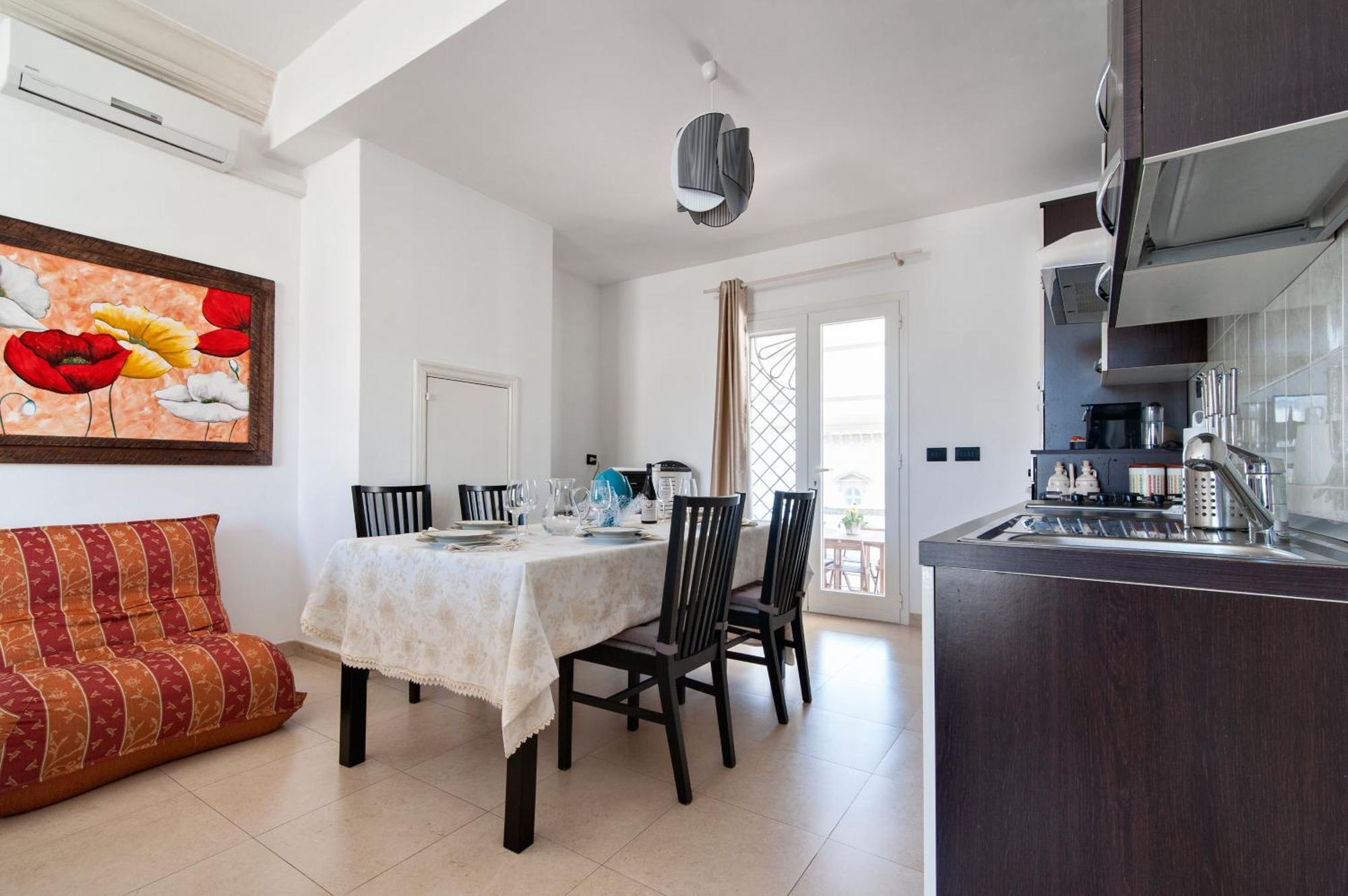 The Golden Hour, Luxury Apartment With A Panoramic View เลชเช ภายนอก รูปภาพ