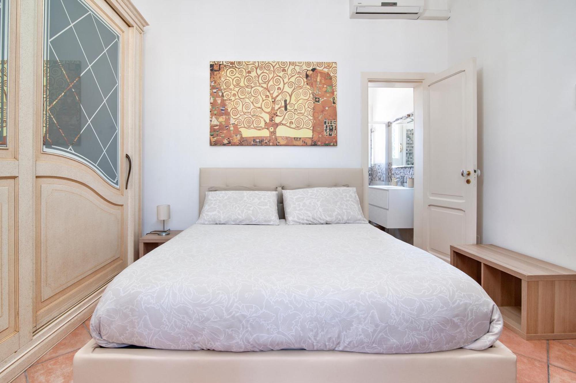 The Golden Hour, Luxury Apartment With A Panoramic View เลชเช ภายนอก รูปภาพ